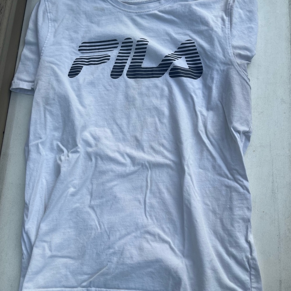 fila white shirt sleeve tee
